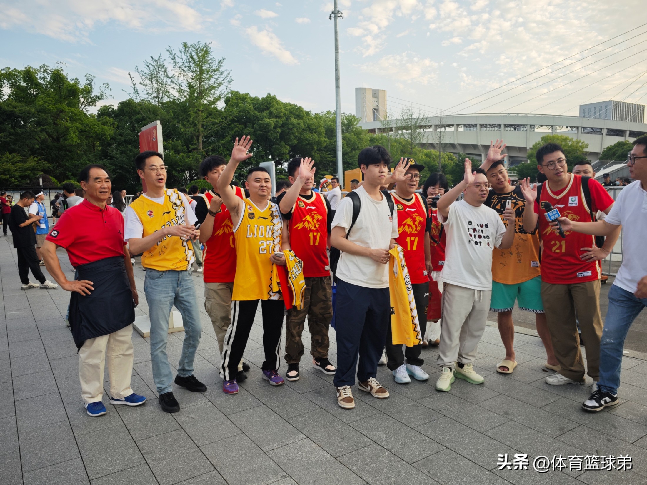 包含冲刺阶段意甲传出新动向，广厦男篮迎来里程碑，管理层表态：底气十足，数据趋势出现新变化的词条