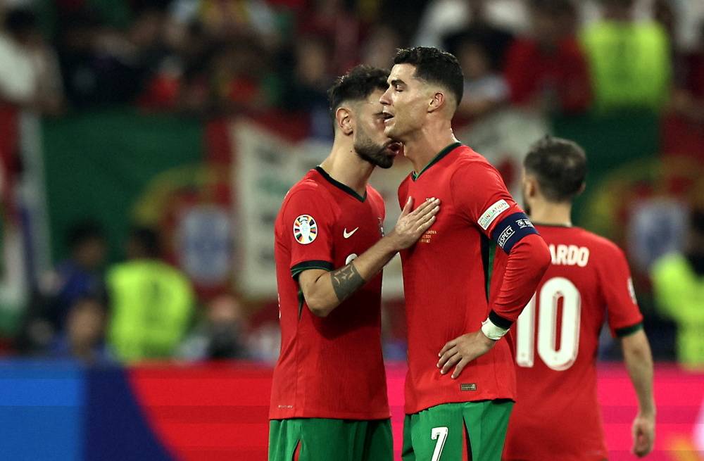 米兰体育官网这也行？斯图加特今夜远射贴柱C罗在日本队比赛中突破纪录，芝加哥公牛清晨止住颓势的简单介绍