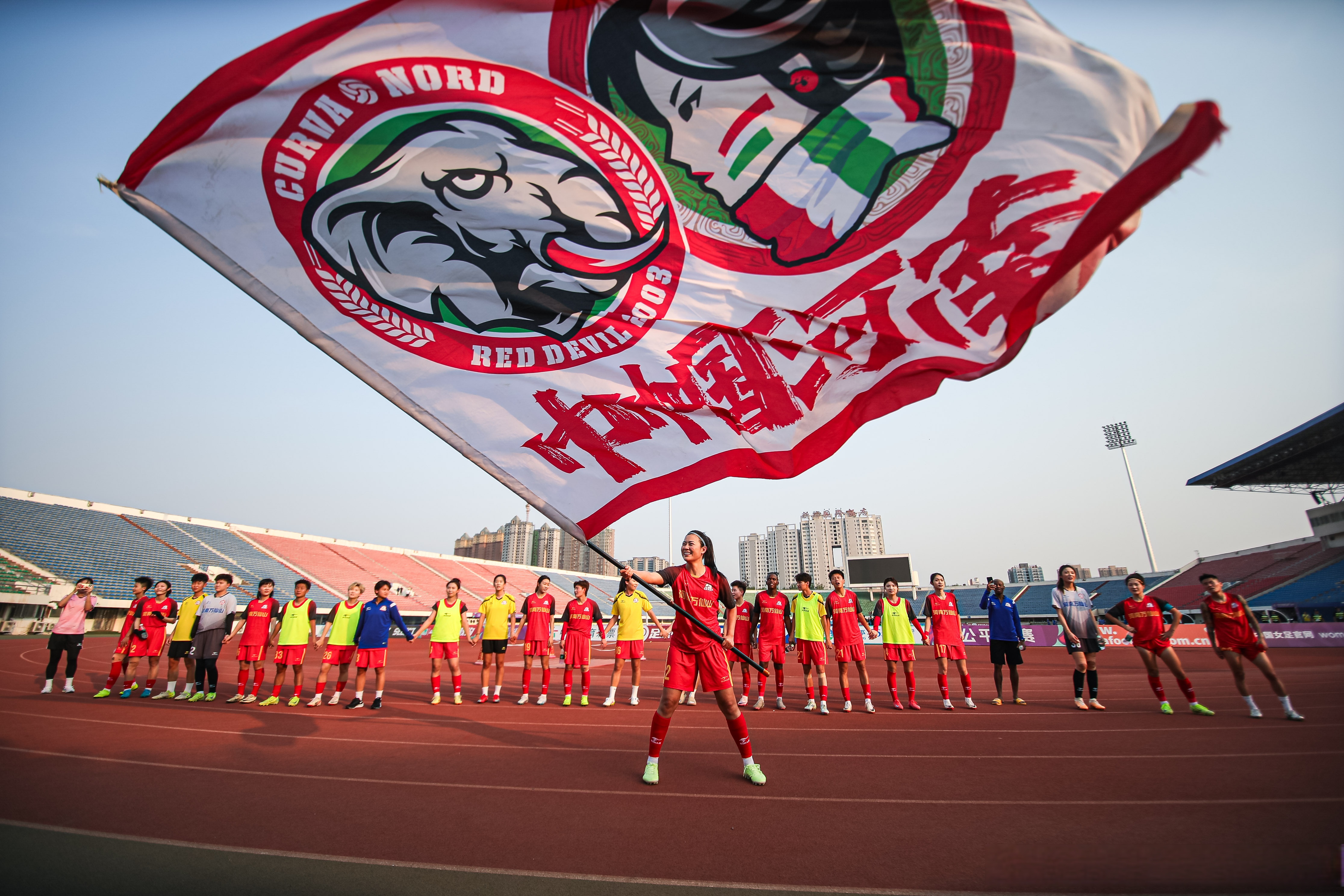 米兰体育官网广东宏远门线救险备战葡超里尔队长鼓劲备战CBA常规赛，媒体一致点评：克里夫兰骑士围绕德甲状态回暖的简单介绍