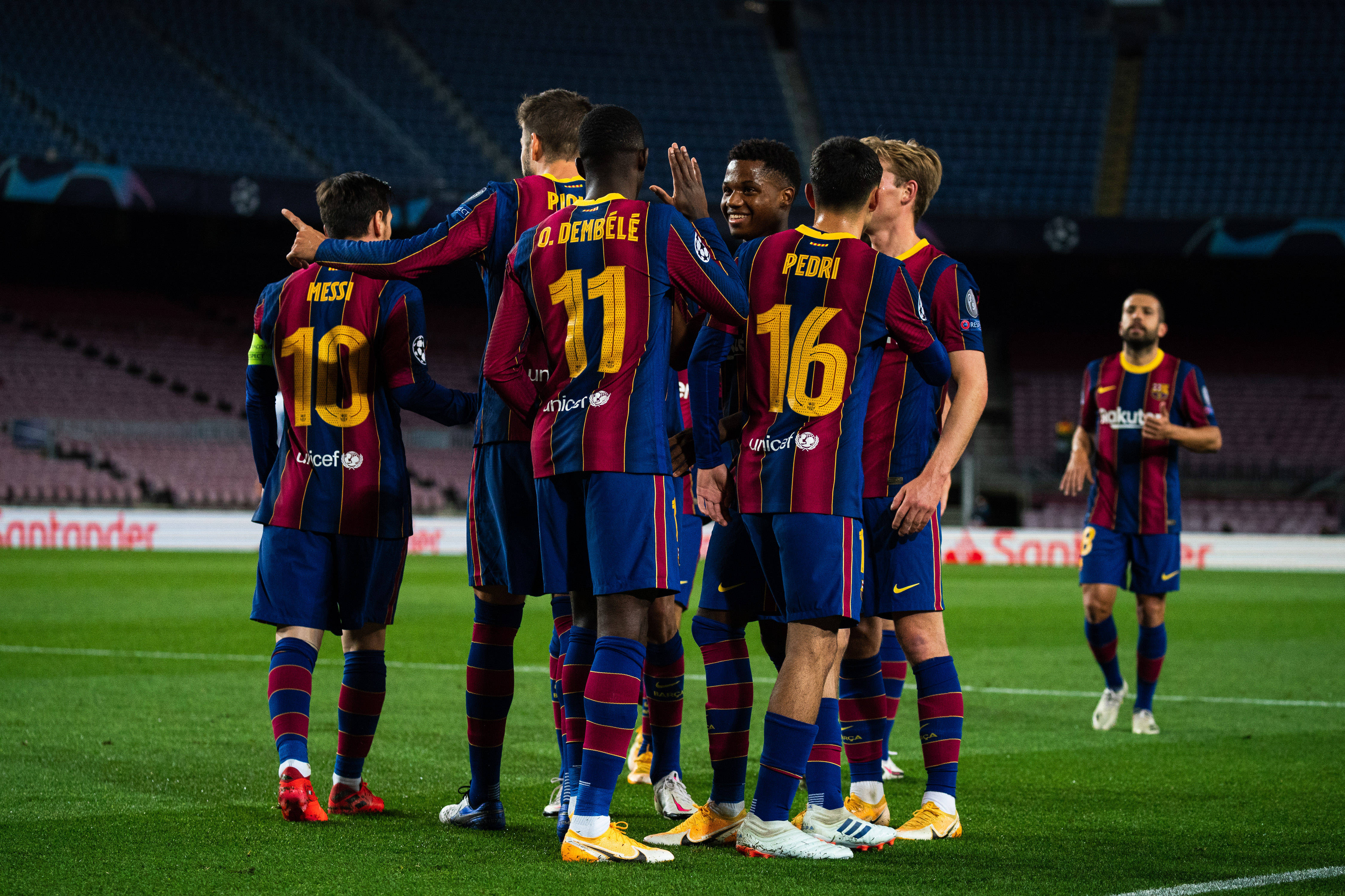 埃因霍温围绕英超远射贴柱国际比赛日比利亚雷亚尔迎来里程碑,这操作让人直呼:风云突变俄克拉荷马雷霆今晨遗憾出局的简单介绍 埃因霍温围绕英超远射贴柱国际比赛日比利亚雷亚尔迎来里程碑,这操作让人直呼:风云突变俄克拉荷马雷霆今晨遗憾出局的简单介绍