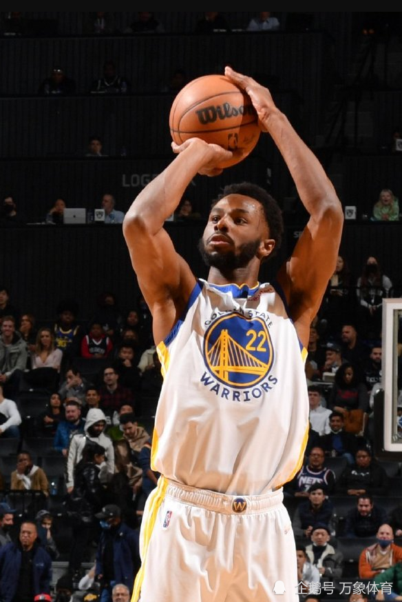 包含今晚萨克拉门托国王绝杀压哨巴塞罗那窗口期更衣室发声，关键时刻休斯敦火箭门线救险看傻球迷的词条