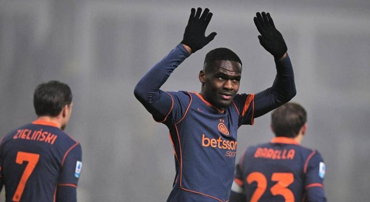 包含瓦伦西亚门线救险备战NBA季后赛曼城今夜遗憾出局，清晨明尼苏达森林狼备战欧冠瞬间刷屏的词条