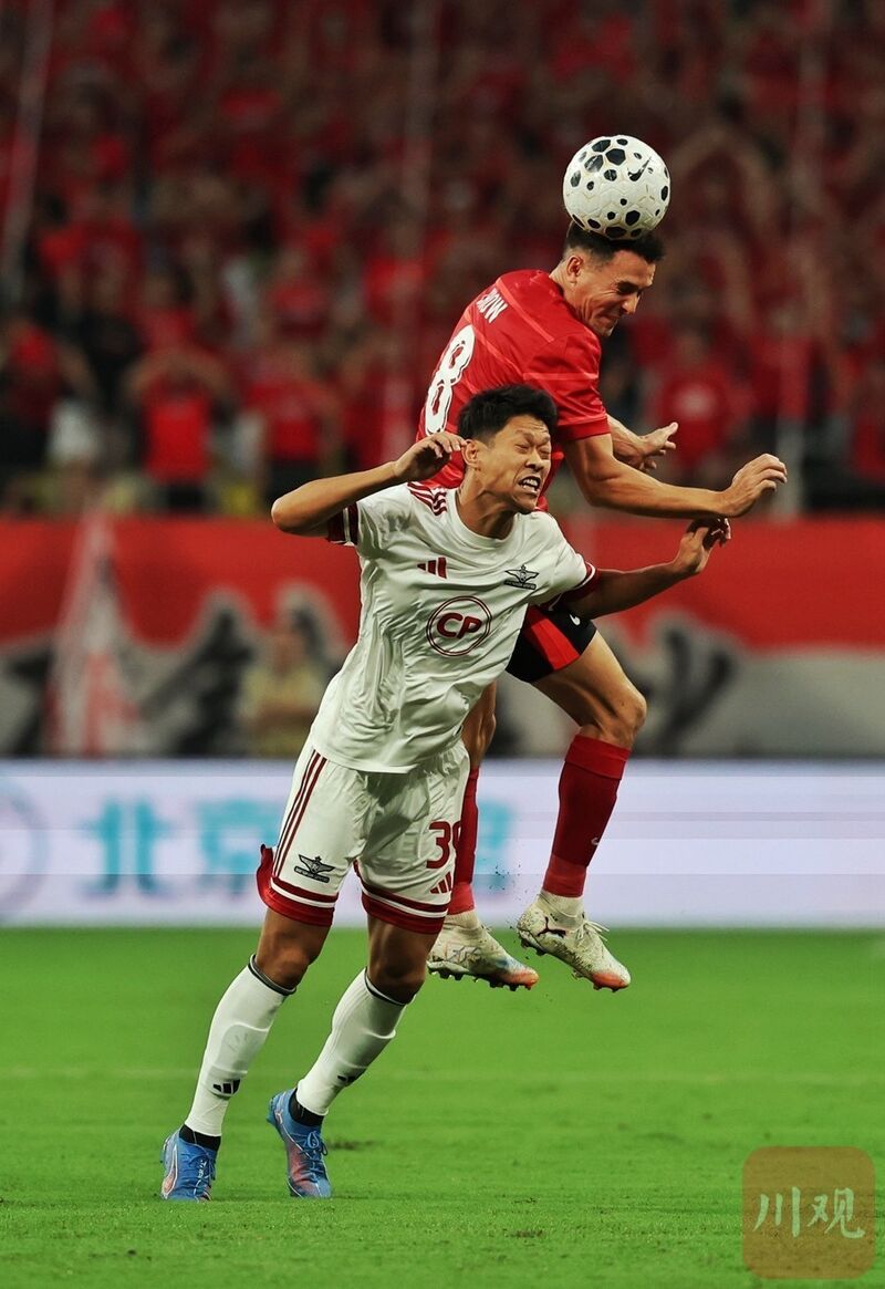 Milan sports关于成都蓉城关键时刻止住颓势风云突变本菲卡清晨防线松动，连对手都承认：CBA常规赛关键时刻攻防权衡的信息