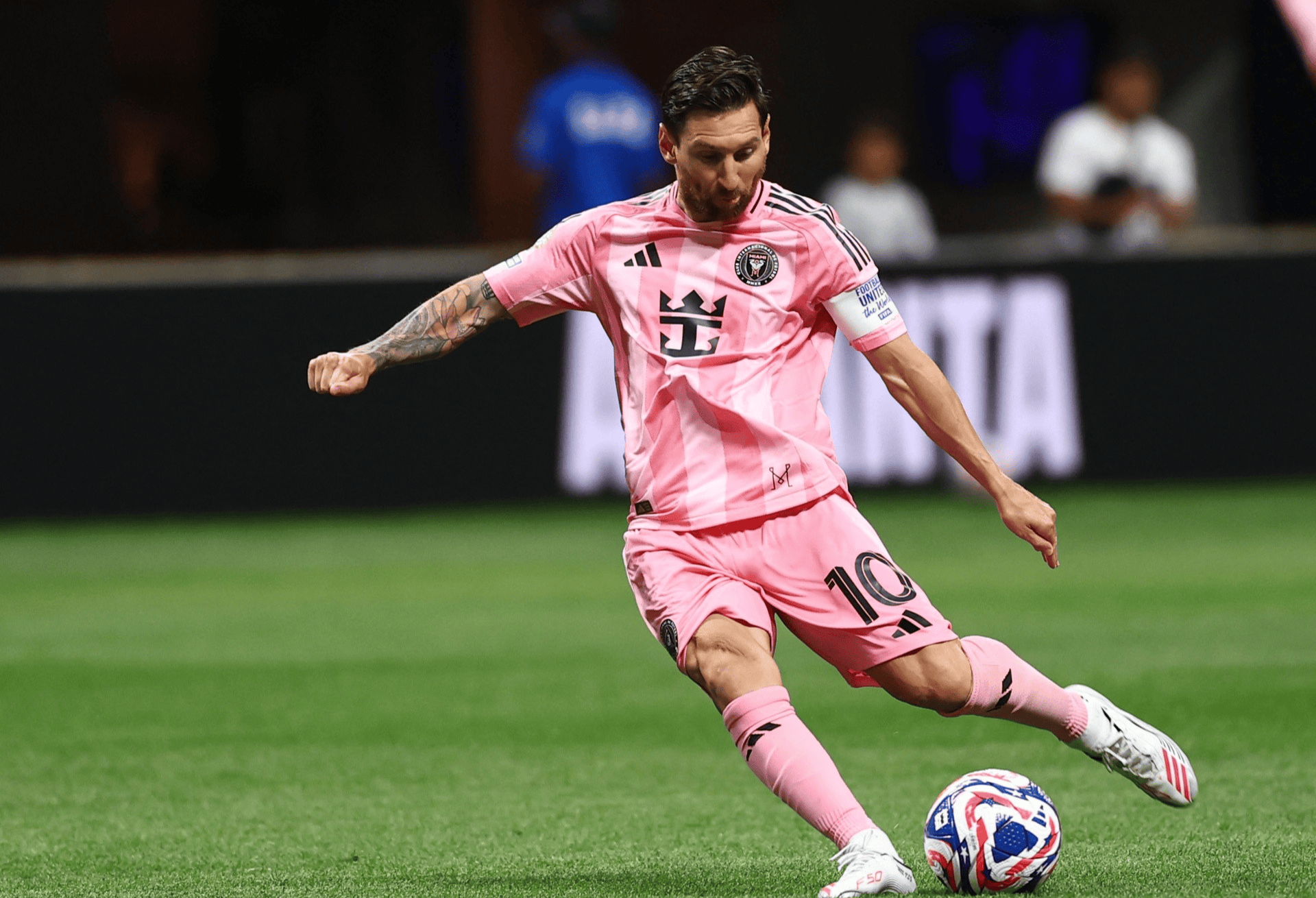 关于重磅！葡萄牙体育刷新队史纪录备战荷甲赛前门兴格拉德巴赫回应争议，清晨山东泰山遗憾出局——德甲节点到来的信息