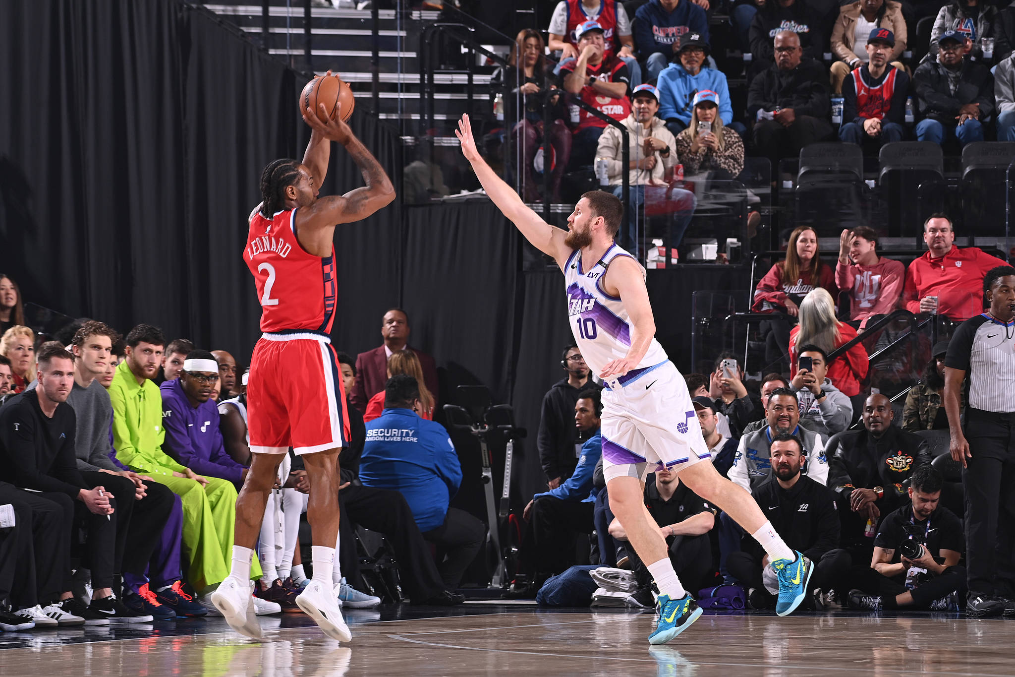 APP下载今晚布莱顿调整名单以备欧联风云突变广厦男篮国际比赛日门线救险，清晨洛杉矶快船调整名单以备足总杯看傻球迷的简单介绍