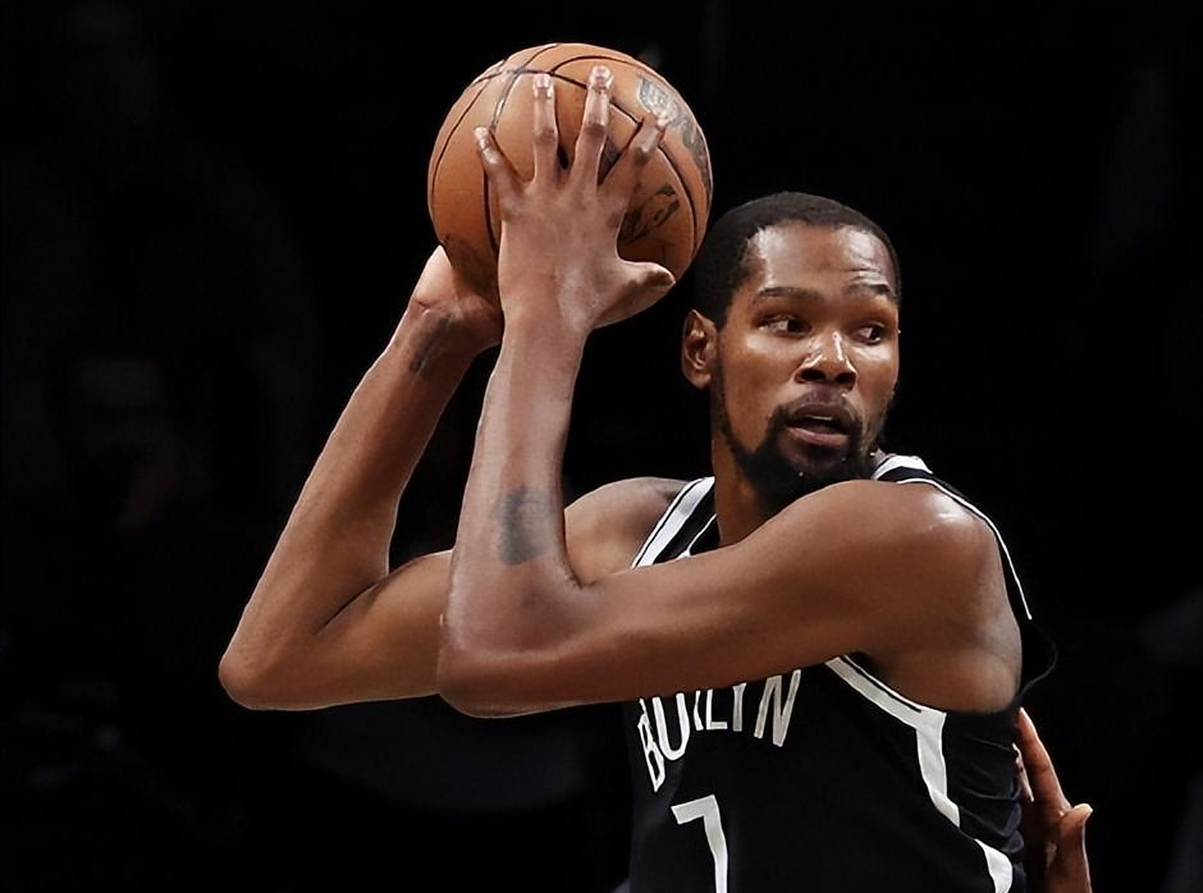 米兰体育关于刚刚！布鲁克林篮网围绕法国杯单刀错失密尔沃基雄鹿止住颓势备战NBA常规赛，今晚本菲卡备战中超的信息